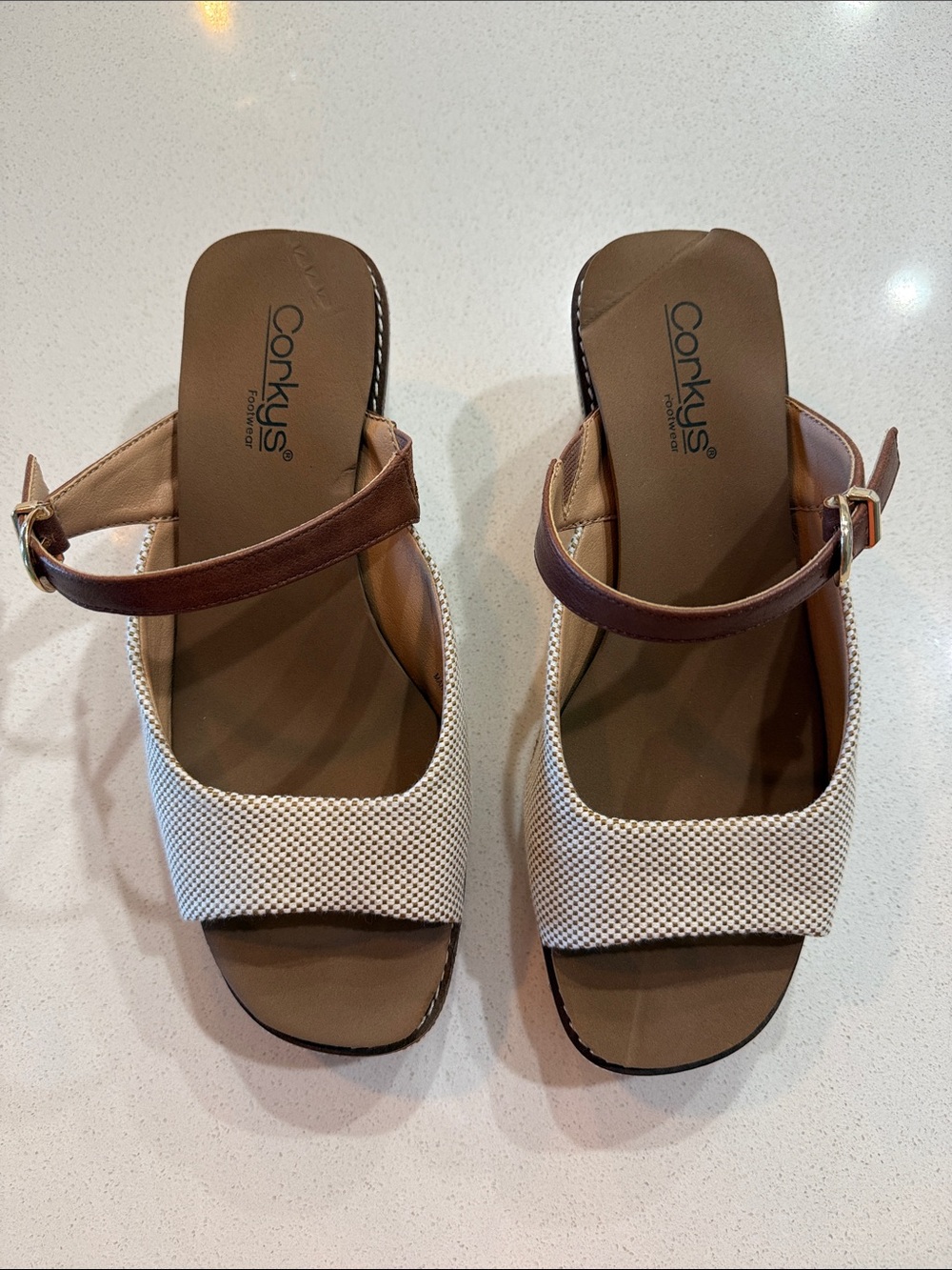 Corkys White Textured Front Slide Sandals with Brown Ankle Strap Size 8